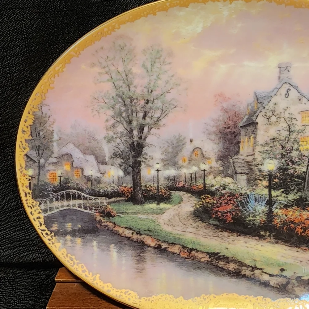 Thomas Kinkade - Lamplight Lane - Collectable plate.